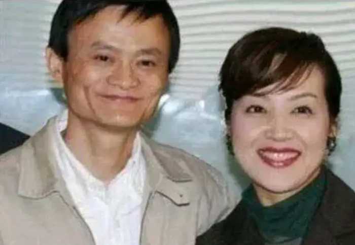 马云和张瑛:大学同学到创业伙伴的传奇婚姻