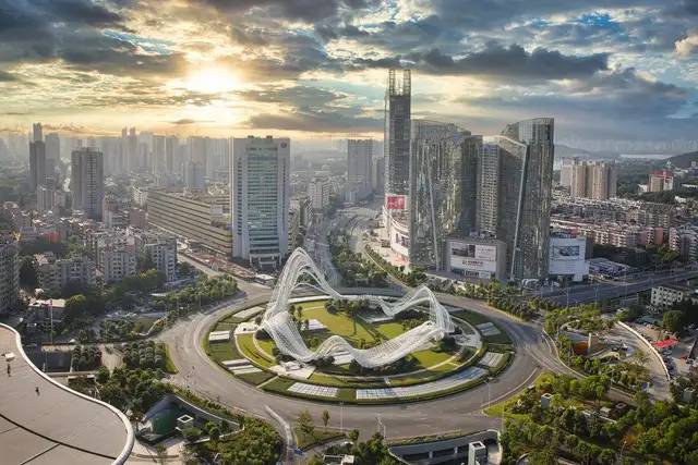 中国十大适宜居住的城市，财政收入100强的城市