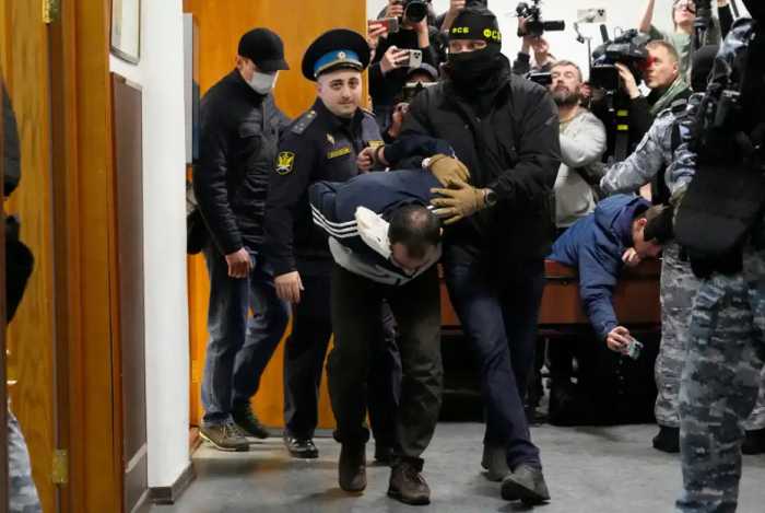你怎么看？俄罗斯公开展示罪犯遭受的酷刑